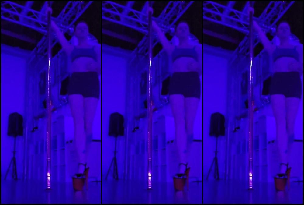 Sierra Teenyginger Nicknamed Teenyginger 03 17 2024 Onlyfans Video Song Sunday Lipstick Lover By Janelle Mone I Bought 2 Pairs Of Pleaser Heels