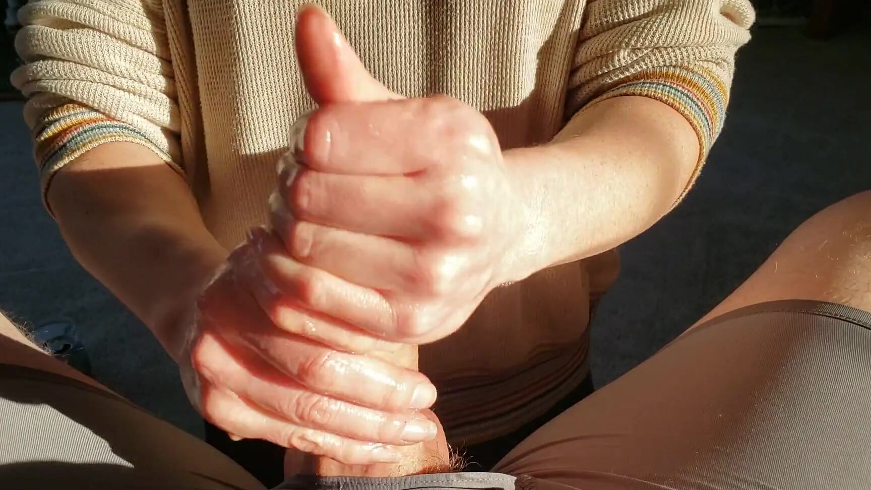 Мастурбирует Средь Бела Дня Сун Блестит На Смазанных Руках И Пенисе Пока Она Отрабатывает Сперму Pornhub Com