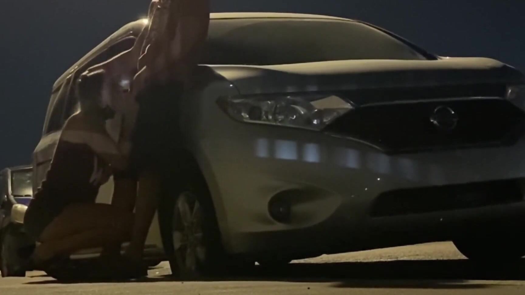 Куколд В Глорихоле И Пойман На Публике