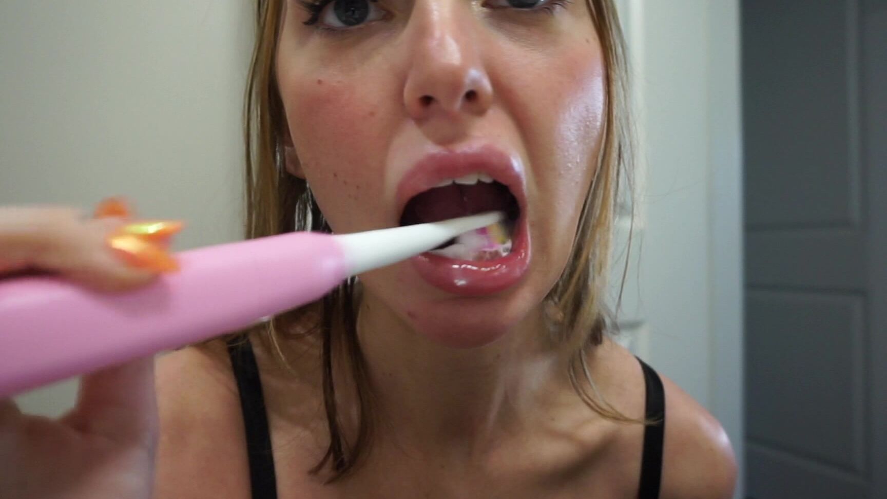 "HARPERMADI" mouth fetish, spit fetish, spitting, toothbrushing, teeth, sfw 640 Brushing My Teeth Manyvids