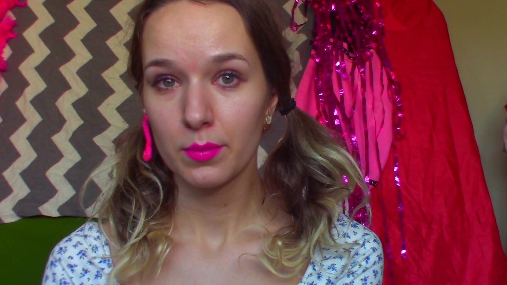 "Goddess Vanessa" eye fetish, face fetish, lip fetish, lips, lipstick PINK Lips Green EYES Seduction Manyvids