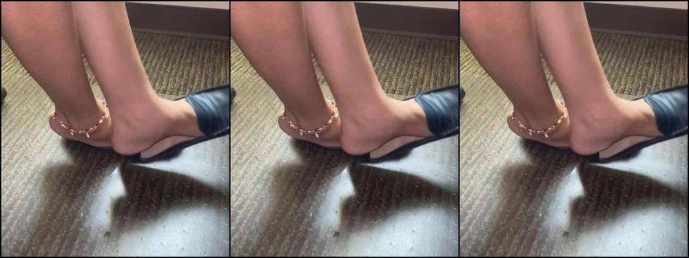 Effthemtoes Nicknamed Effthemtoes 05 03 2023 Onlyfans Video Office Space 1 Minute Navy Loafer Removal