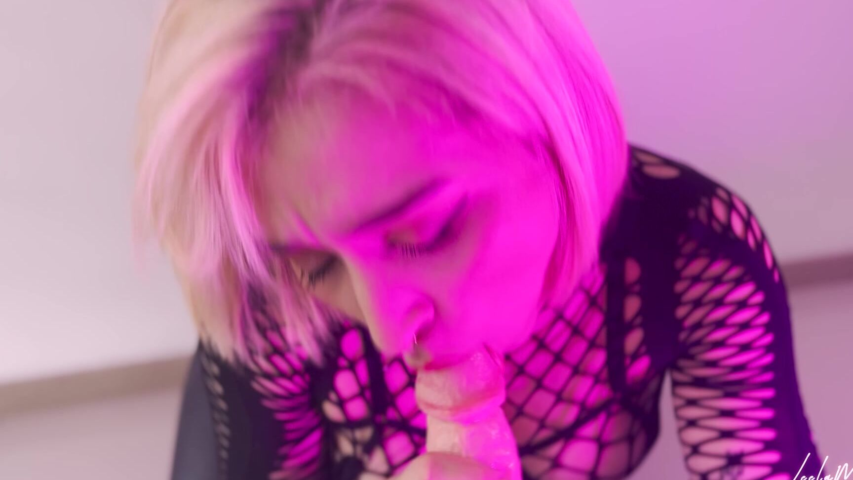 "LeelaMoon" blow jobs, cuckolding, facials, joi, pov Are you jerking off to my pants Manyvids