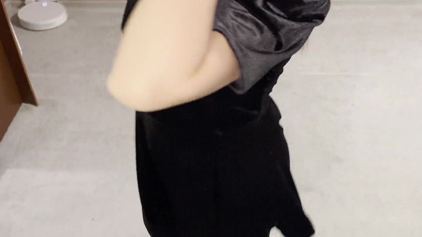 The Girl Seduced The Clothing Courier During Fitting Nutisgolden