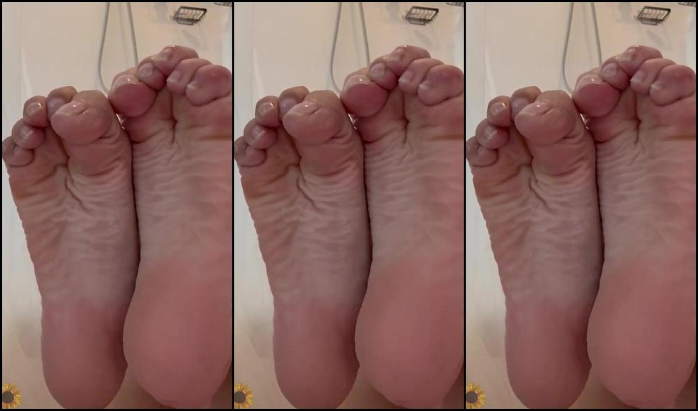 Goddess Elena Nicknamed Solebeauty93 10 15 2025 Onlyfans Video Crawl Into The Shower Baby