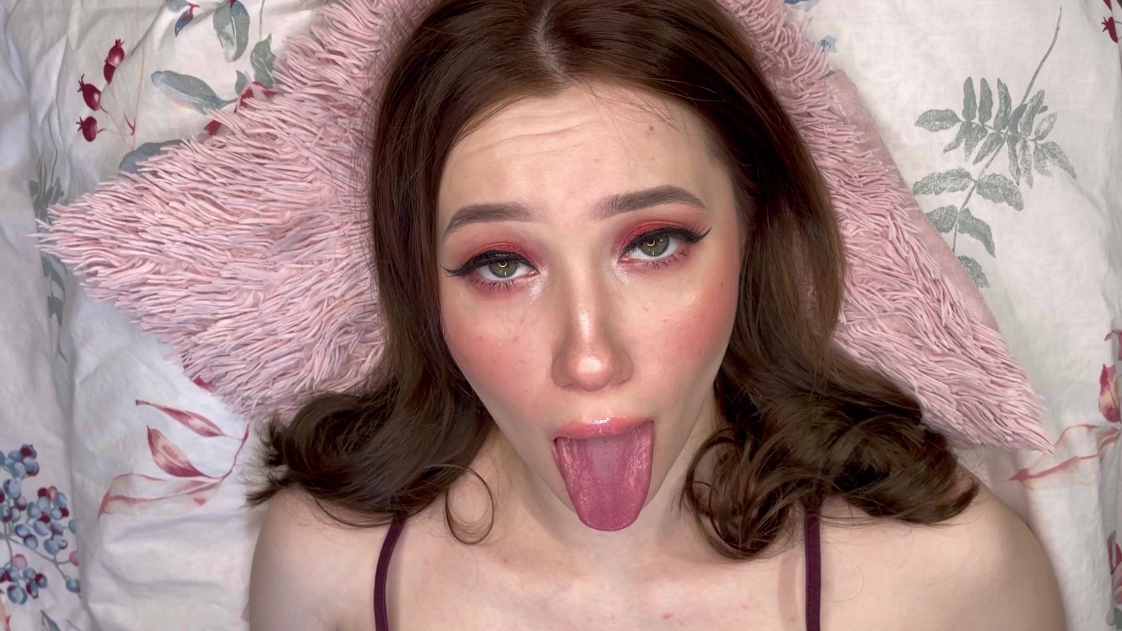 "Babyheavanian" curlyhair, eyecontact, facefetish, lipgloss, sfw, tonguefetish Doll Face video with tongue and moans Manyvids