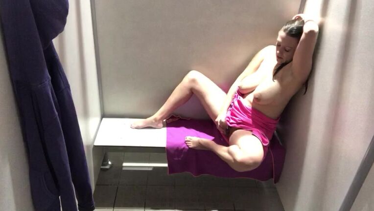 "SuzieLove212" orgasms, pussy play, swimming, vibrator, wet look Wet from Swimming Playing with my Pussy Manyvids