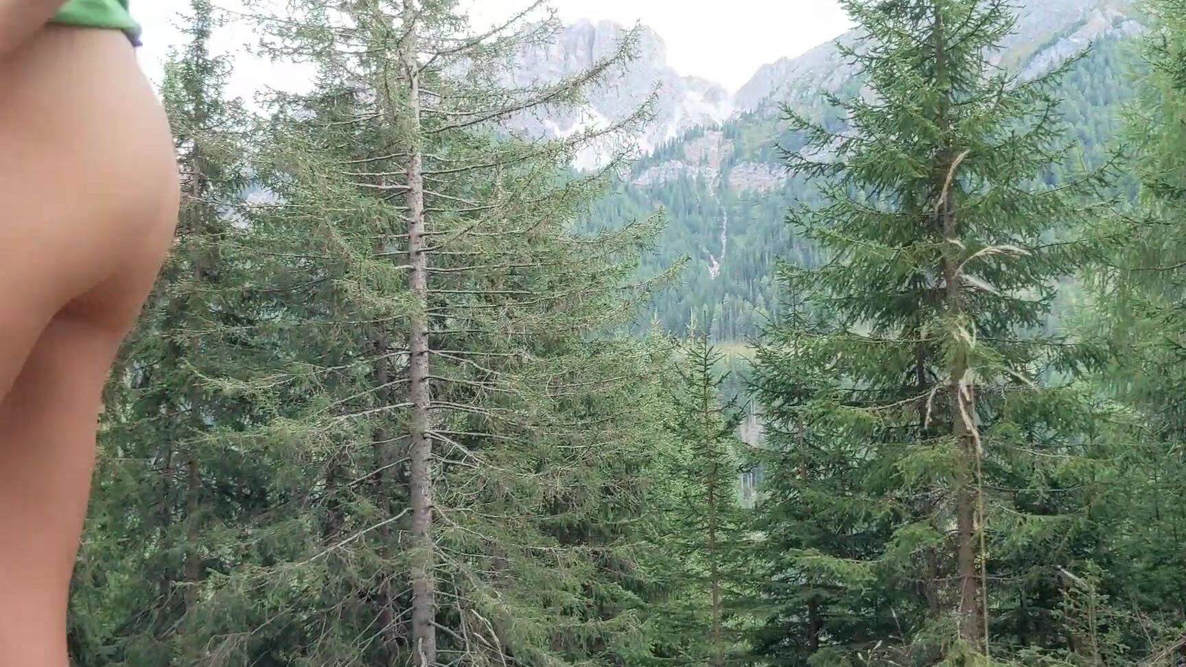 Wild Creampie Fuck In The Forest Amateur Couple Miele Blanco Miele Blanco