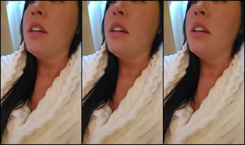 Sexysassquatch34 Nicknamed Goddessnat34 08 08 2025 Onlyfans Video Story Timeee My Post Opp Nurse After This Recent Surgery Notices My Feet As I Get