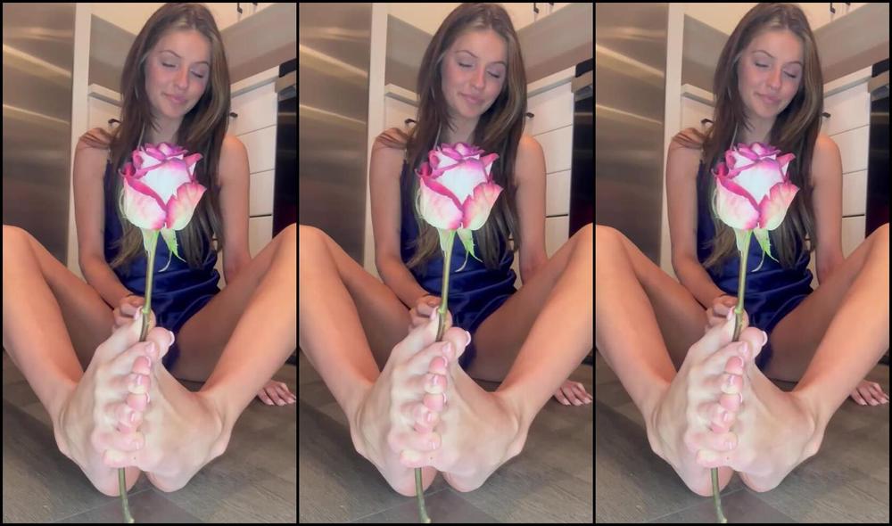 Evessfeet Nicknamed Evesfeet123 01 14 2025 Onlyfans Video Just A Teaser What Would You Like To See More Off