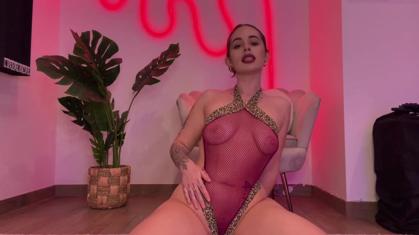 Goddess Sky Aka Cherryskyy 10 21 2025 Onlyfans Video Take Off That Cage And Jerk It The Way I Say