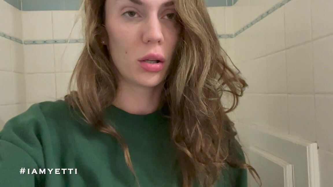 "Iamyetti" brunette, confession, pee, vlog, water sports DAILY GRIND PEE DIARY Manyvids