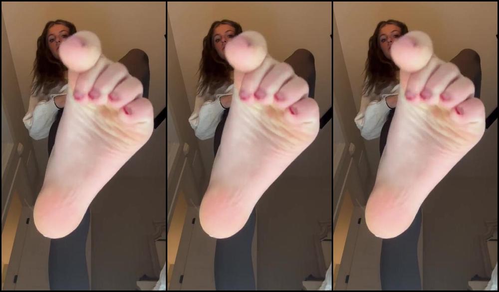 Evessfeet Nicknamed Evesfeet123 12 29 2024 Onlyfans Video For My Giantess Lovers