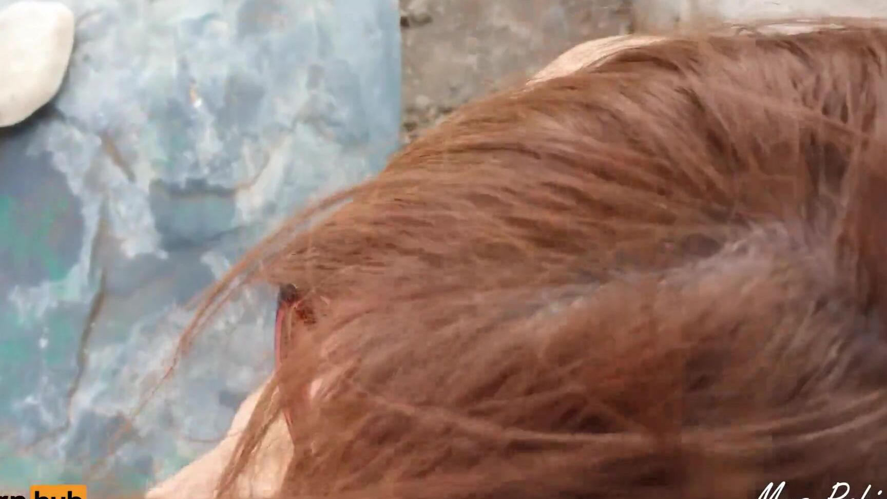 Giving Придорожный Минет В Отпуске С Проезжающими Мимо Машинами