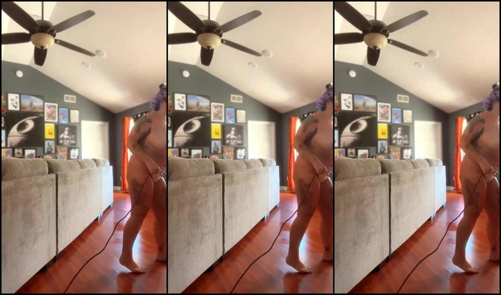 Ziggyfett Vip Nicknamed Ziggyfett Vip 09 22 2025 Onlyfans Video Was A Long Weekend Had People Over So Now Time To Clean Half Naked In My 5Snv