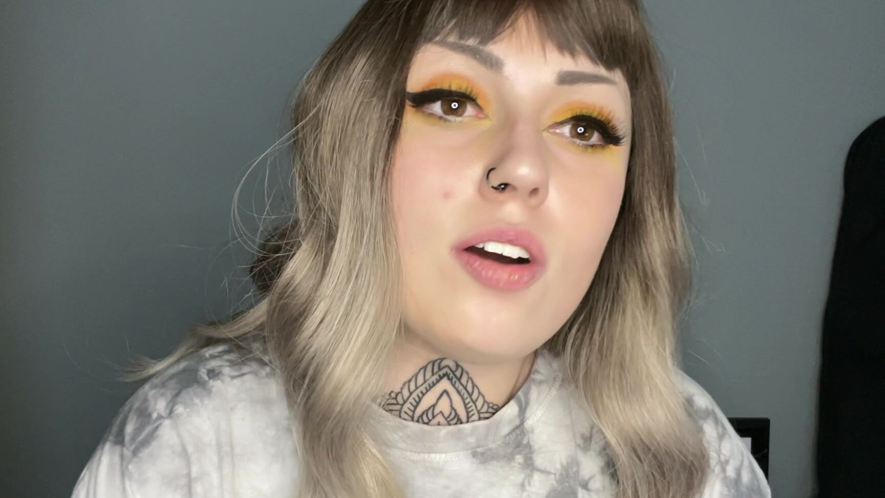 "MissValentina" cheating, homewrecker, joi Wank in Bed Next to Wifey Manyvids