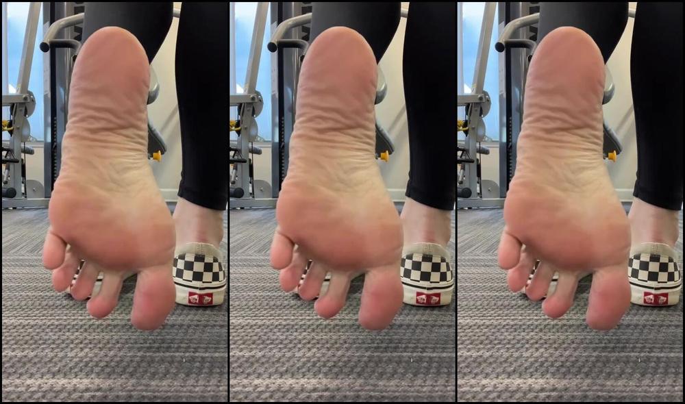 Goddess Liv Nicknamed Soldmysole 09 07 2025 Onlyfans Video What Would You Do If You Walked Into The Gym For Your Workout And Saw My