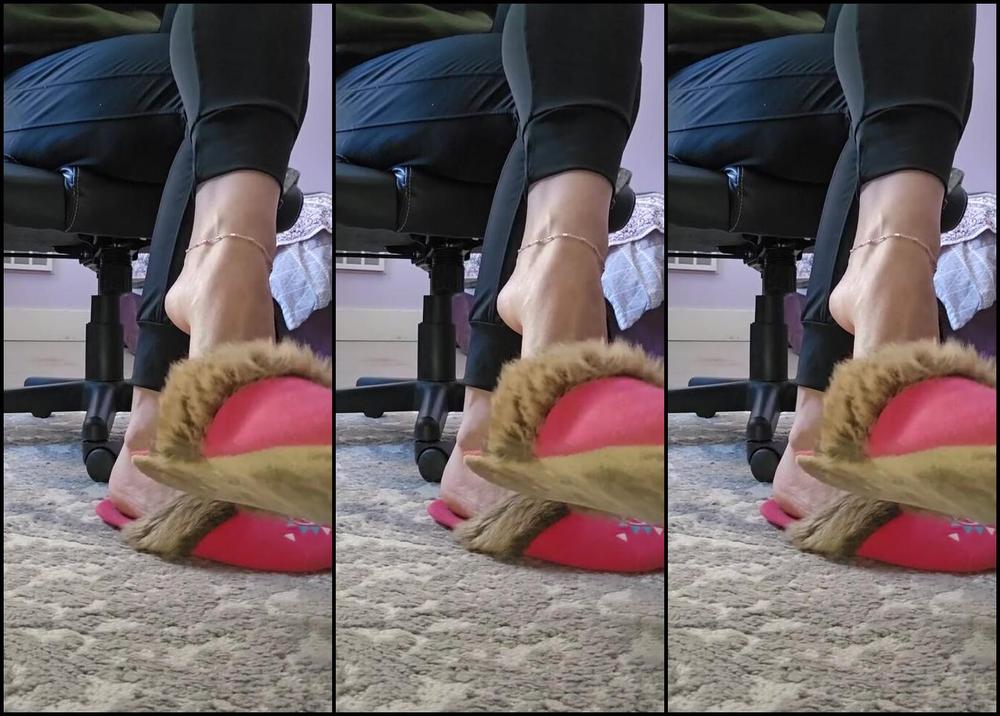 Gamertoeskz Nicknamed Gamertoeskz 01 07 2025 Onlyfans Video You Were Just Waiting For Me To Take These Slippers Off