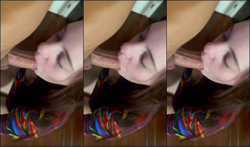 Девушка Подобранная В Ночном Клубе Заставляет Меня Кончить Ей В Рот