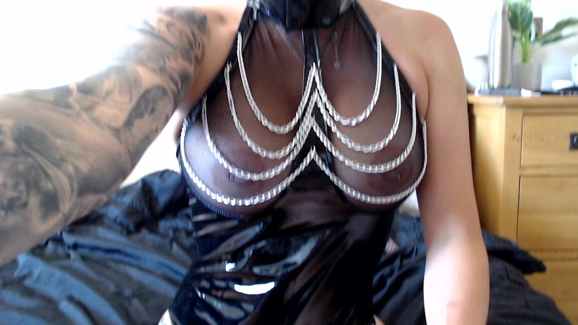 "SuzieLove212" amateur, femdom, latex, mistress, oral sex Eat Your Mistress Cunt Manyvids