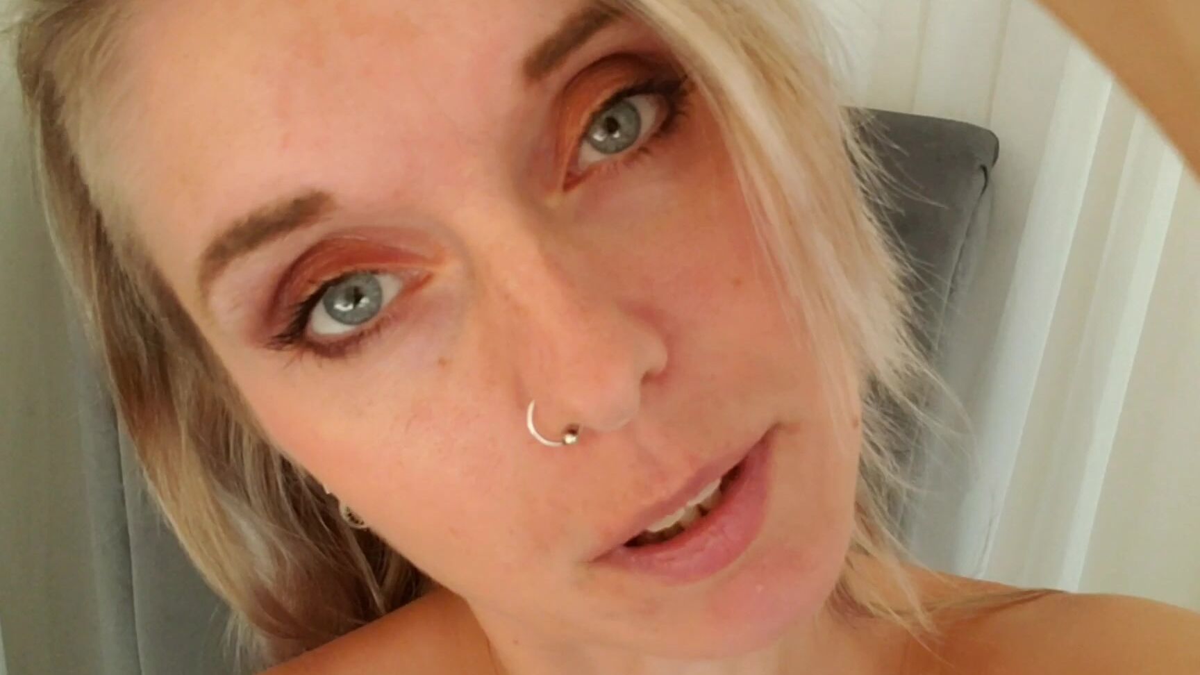 "Lexi Snow" bigtits, blonde, giantess, giants Giantess Stuffs And Swallows Tinies Manyvids