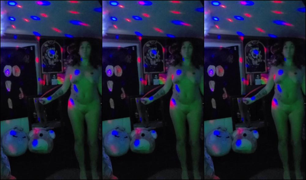 "KittyUV" boobbouncing, jumping, milf, sexygamer, slowmotion Slow Mo Jump Rope Manyvids