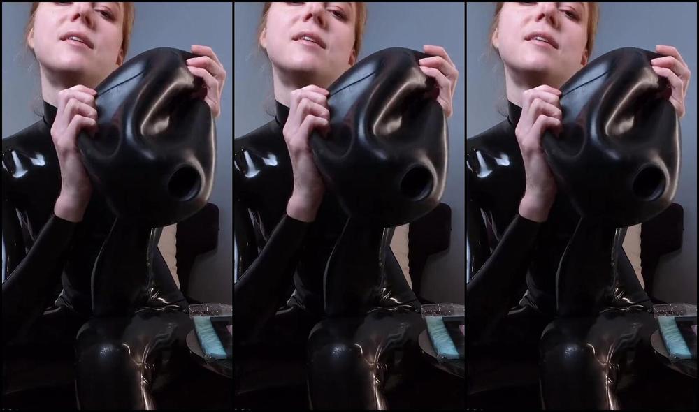 Mdollbot Nicknamed Mdollbot 09 30 2025 Onlyfans Video An Unboxing Amp Tryon Feturax So Kindly Offered To Send Me One Of Their Hoods And