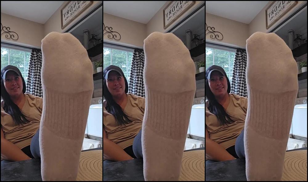 Sexysassquatch34 Nicknamed Goddessnat34 09 05 2025 Onlyfans Video Big Feet Check Pose Lol Socks Nylons No Show Socks