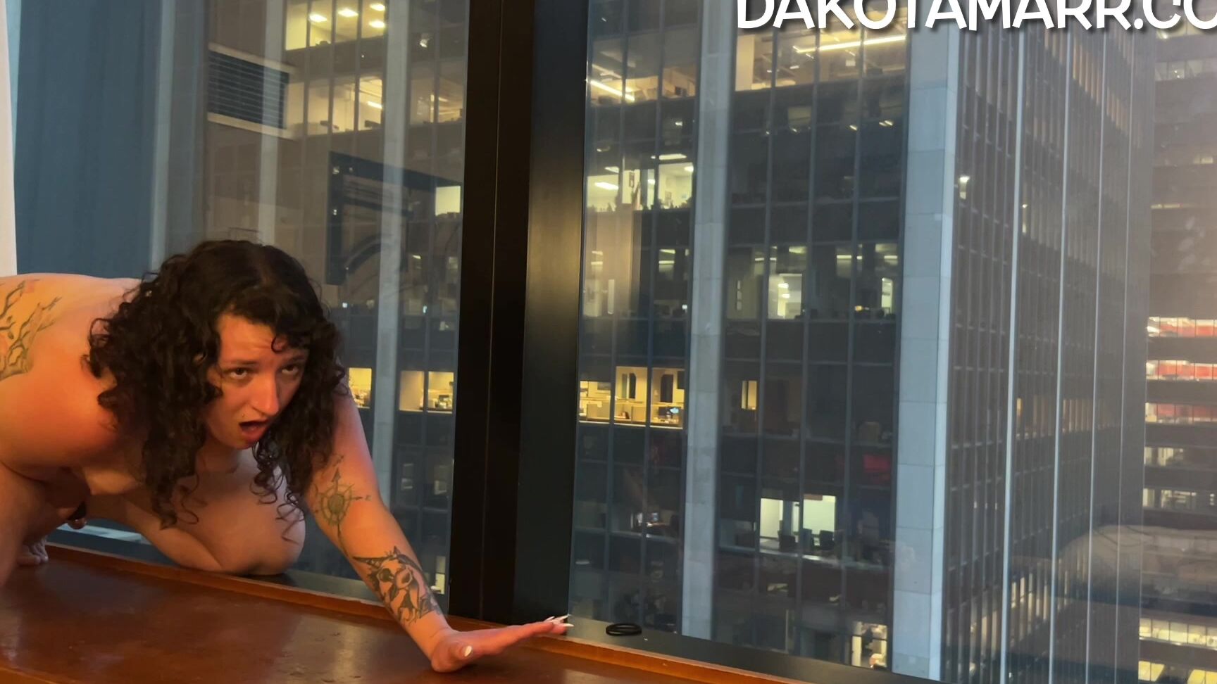 "DakotaMarr" butt plug, masturbation, solo masturbation, squirt, squirting Squirting Over NYC Manyvids