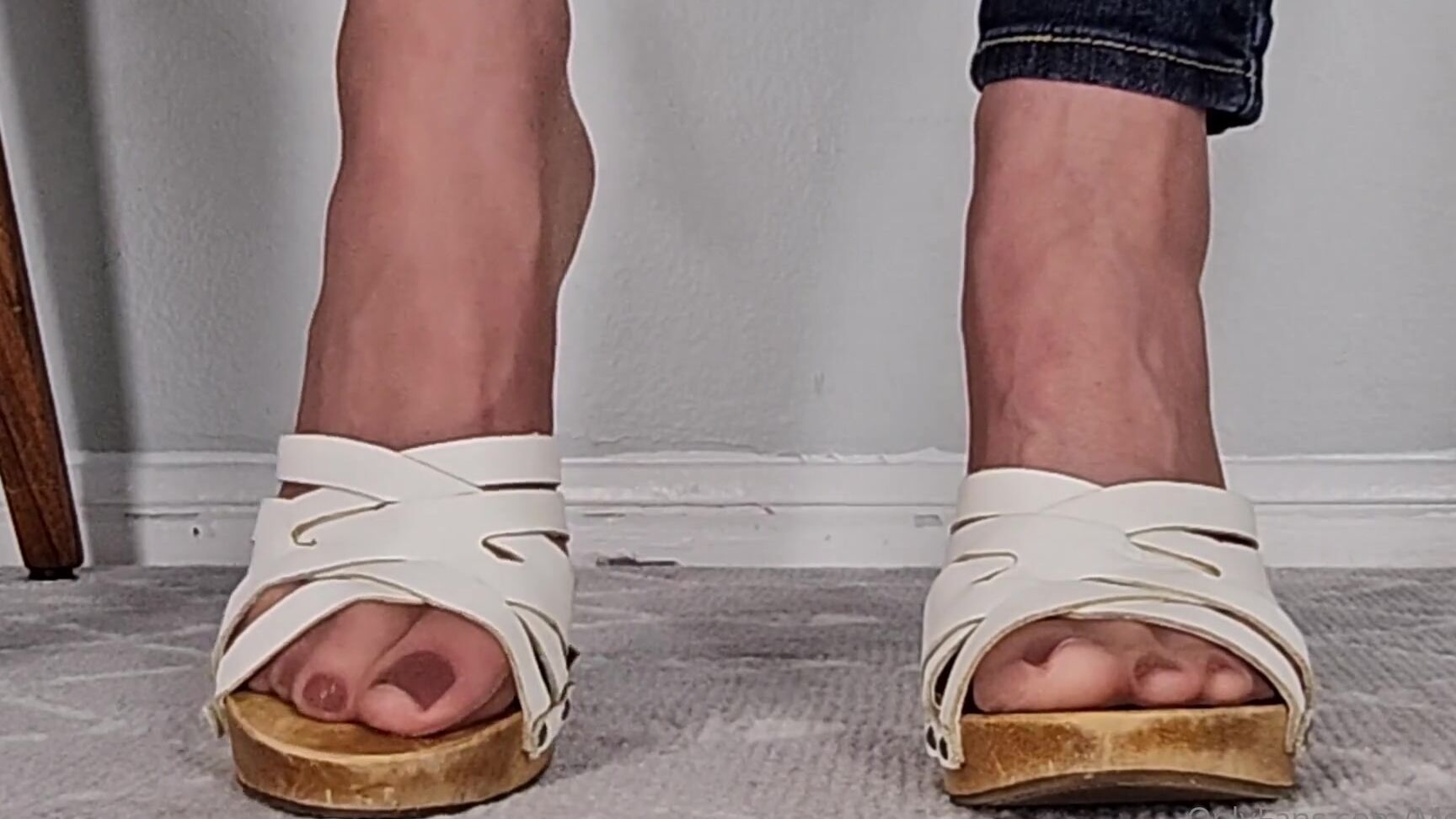 Morina Nicknamed Morina 09 26 2025 Onlyfans Video Modeling Wooden Platform Mules Close Up Morina Shoe Fetish Nylon Foot Fetish Has Been Sent