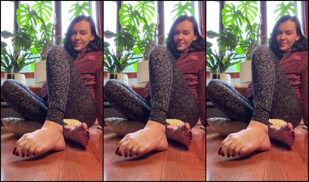 Thefallenbabepremium Aka Thefallenbabepremium 10 02 2025 Onlyfans Video Its Getting Chilly Out There But Socks Are Not An Option Yet