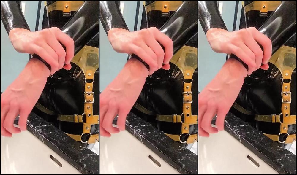 Mdollbot Nicknamed Mdollbot 06 09 2025 Onlyfans Video When You Wash Your Hands But Just End Up Spilling Sweat All Over Them