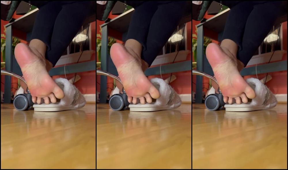 Effthemtoes Nicknamed Effthemtoes 01 28 2025 Onlyfans Video When Im Busy At Work I Still Think Of You Admiring The View