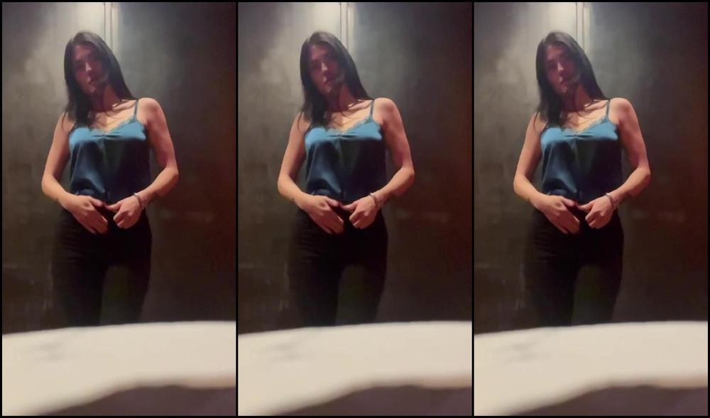 Reesetheram Nicknamed Reesetheram 03 14 2025 Onlyfans Video Masturbating In The Restroom While Im At Work