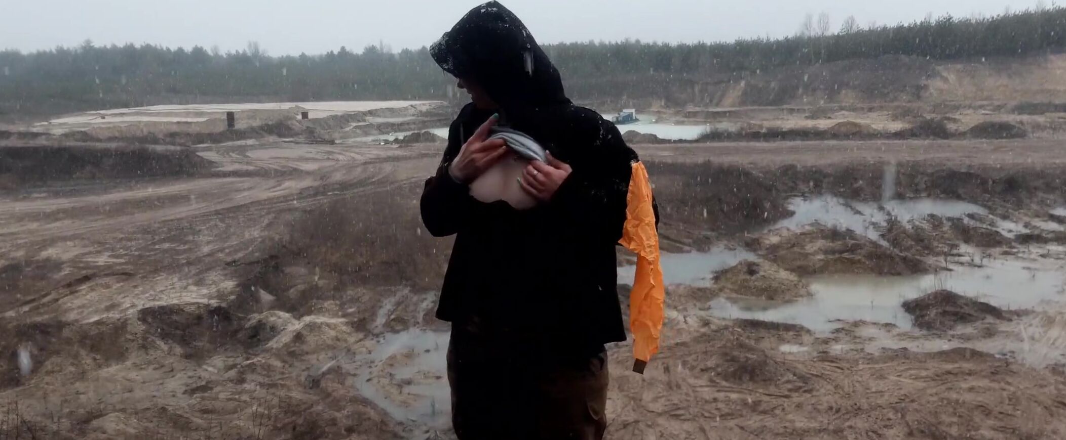 Мне Никогда Не Бывает Холодно И Я Люблю Раздеваться В Снегу