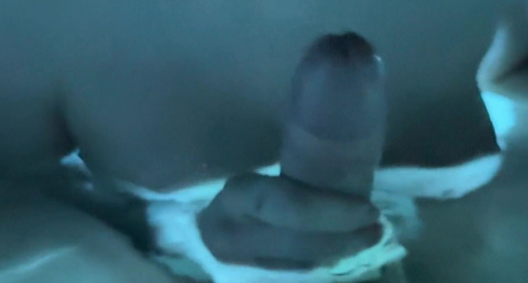 Незнакомка Отсосала Мне В Общественом Джакузе