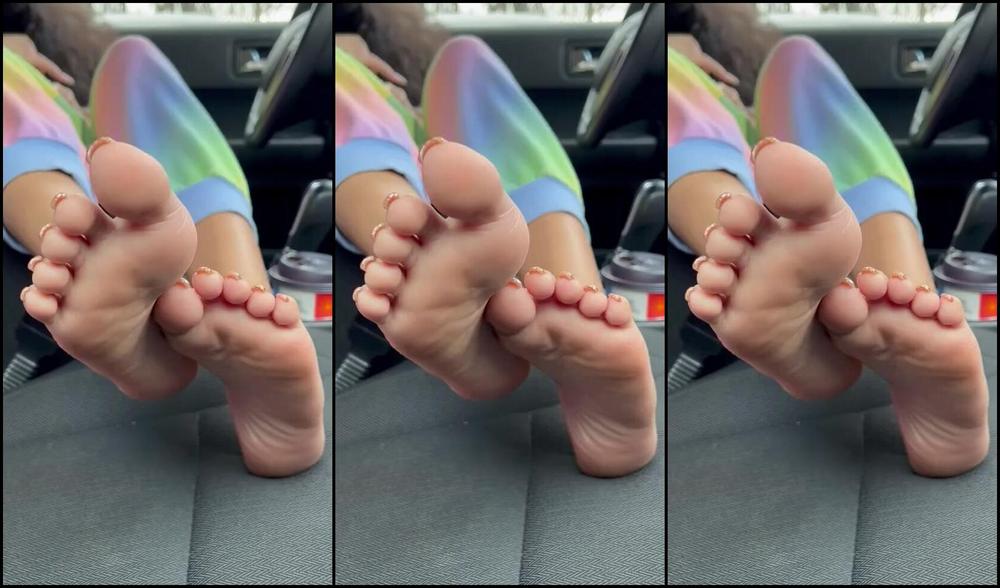 Effthemtoes Nicknamed Effthemtoes 12 31 2023 Onlyfans Video Sorry If Yall Werent Ready To Let Go Of Cinnamon Toes Crunch Yet