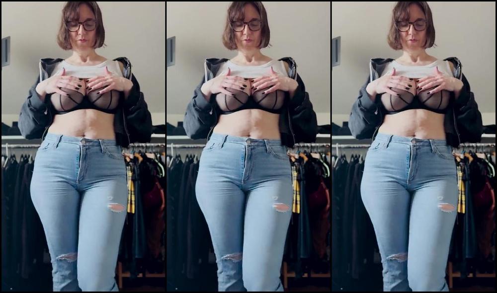 Mstrssts Vip Nicknamed Mstrssts Vip 03 03 2025 Onlyfans Video Wardrobe Malfunctionmy Goto Casual Mom Outfit