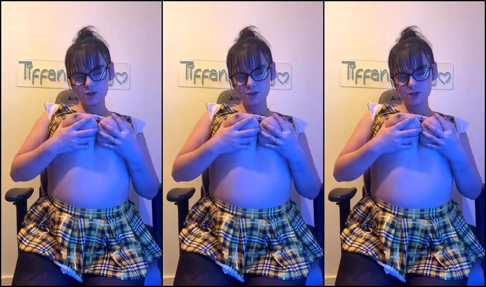 "Tiffanybabe01" masturbation, toys, school girl, pussy play, gamer STUDENT CUMS IN GAME ROOM XXX Manyvids