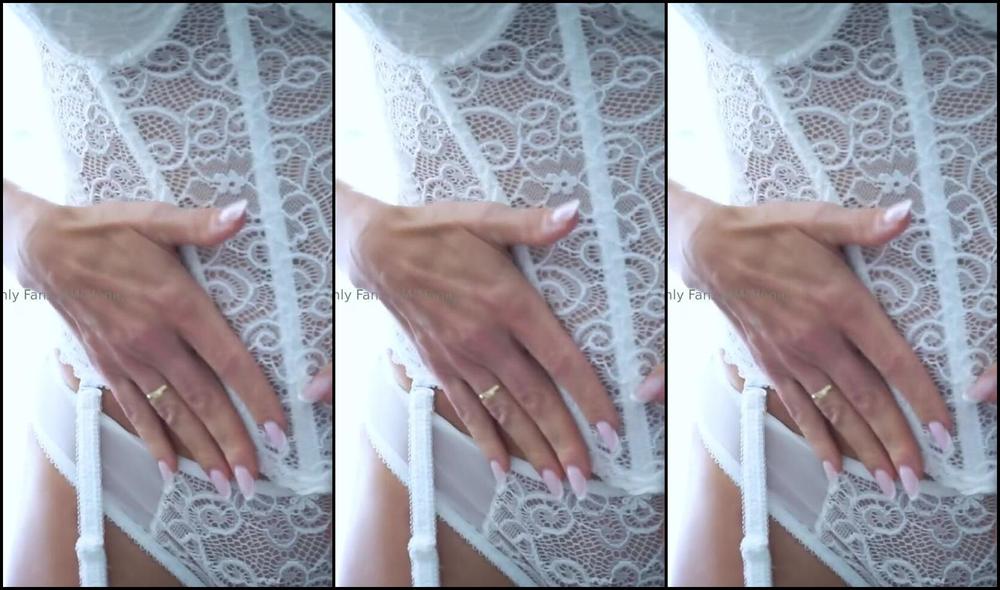 Moniq Nicknamed Moniq25 09 20 2025 Onlyfans Video Let S Get Naughty