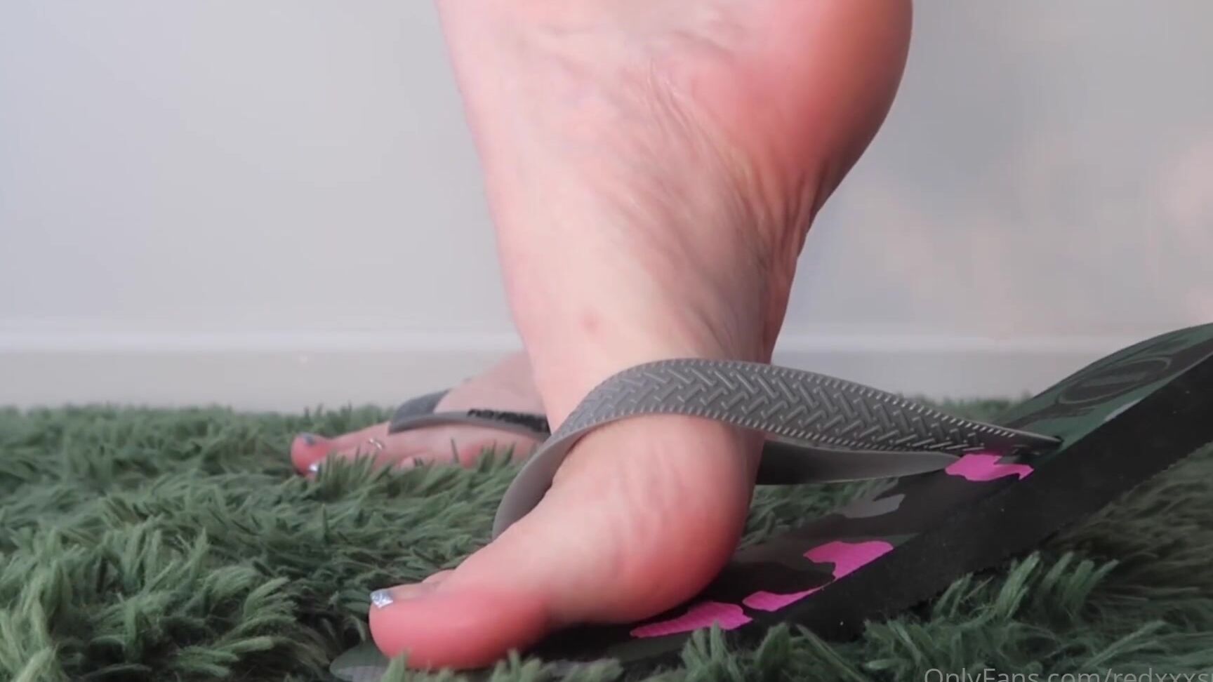 Zoe strawberry dominates in camo fetish onlyfans video with Nicknamed Redxxxsuede