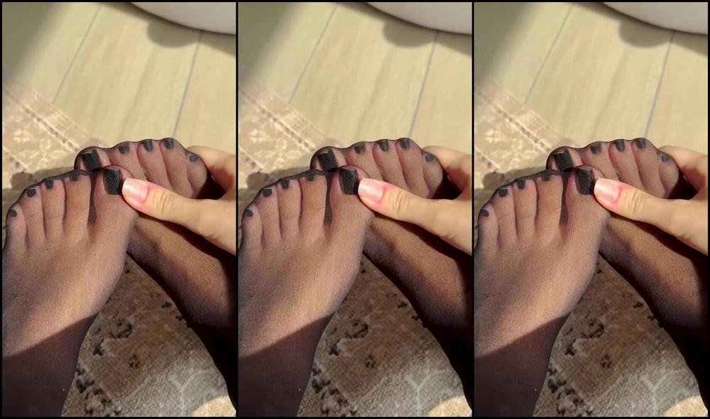 Goddess Evelyn Nicknamed Its Evee2 09 19 2024 Onlyfans Video I Know Pantyhose Get You Some Type Of Way So I Started Teasing You With Them