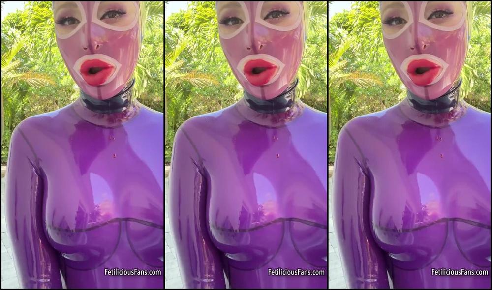 Miss Fetilicious, the hottest MILF on Onlyfans, shows off her hot body in thisholiday video