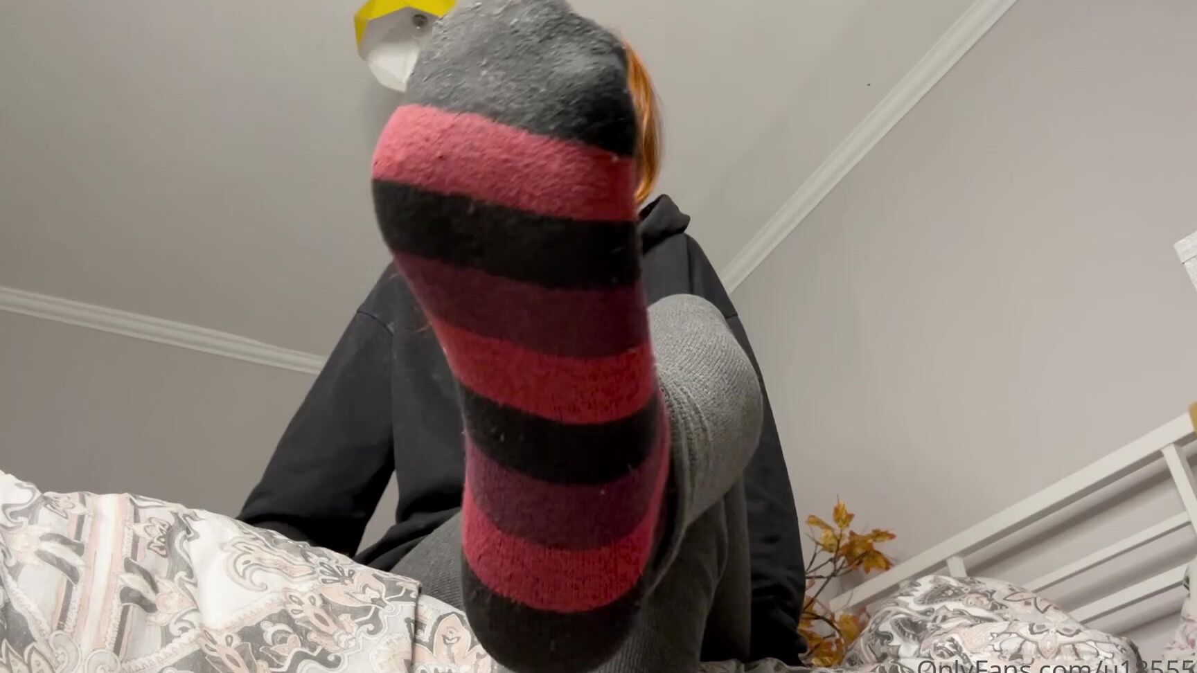 Cum with my kinky socks while wearing my onlyfans mistress' feet