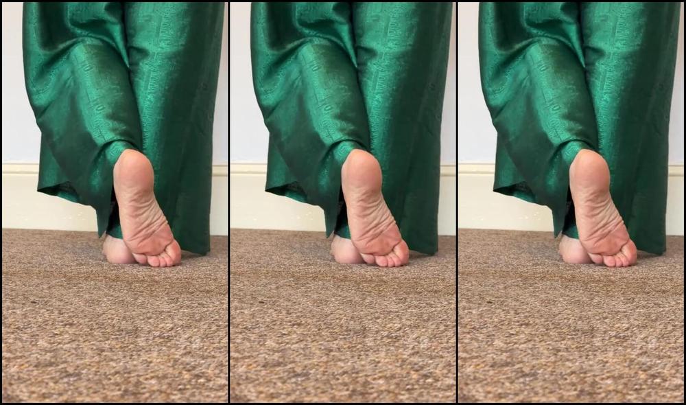 Joyfullfeet Nicknamed Joyfullfeet 01 05 2024 Onlyfans Video When The Clothes Make You Want To Do Some Yoga Stretches