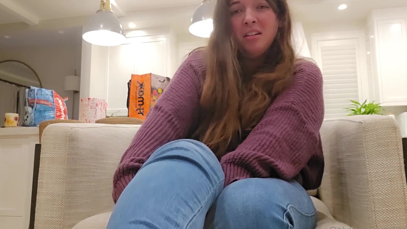 Lisa Asmr - Onlyfans Exclusive Video: Stuck in Heels, Nicknamed Lisaasmr 01 - 26 - 2026