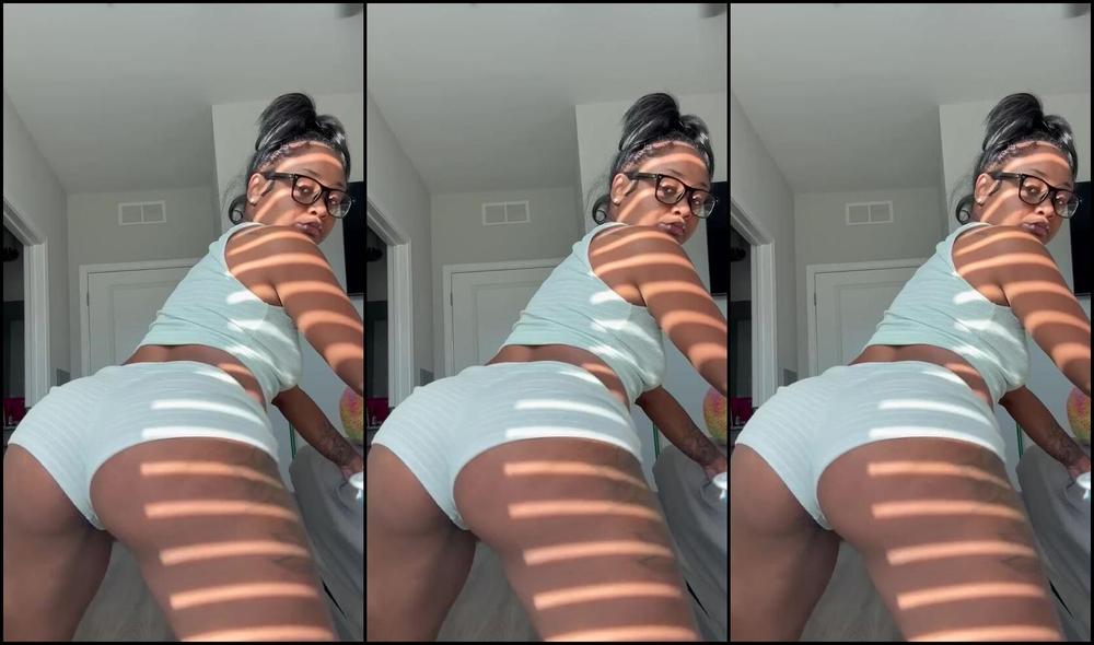 Fungirl606 dominates in feet worship & onlyfans video