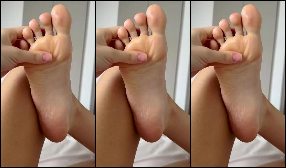 Goddess Evelyn Nicknamed Its Evee2 11 18 2024 Onlyfans Video I Know You Love Watching Me Take Care Of My Soles