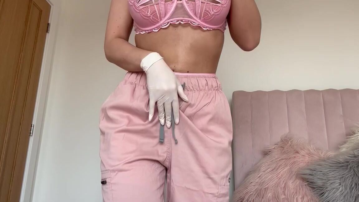 Nurse Daisy May helps you through the tough times with her feet fetish