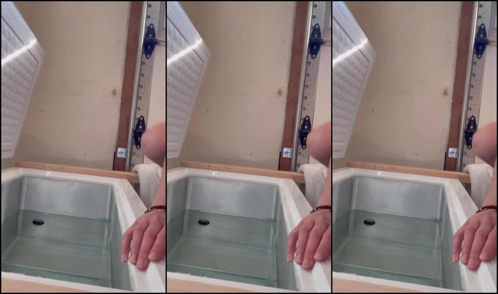 Katopunk's Ice Bath: A Dip In Her Own Piss While Watching Other People Get Pissed